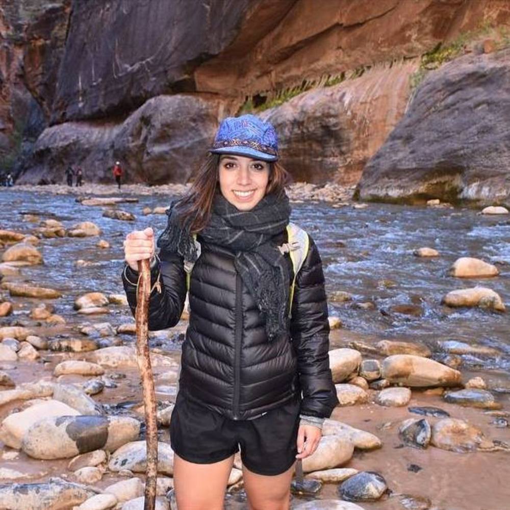 Meet your Posher, Dalia